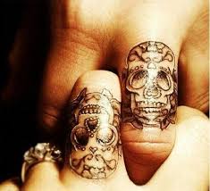 dos-calaveras-mexicanas-tatuajes-de-calaveras-con-reloj