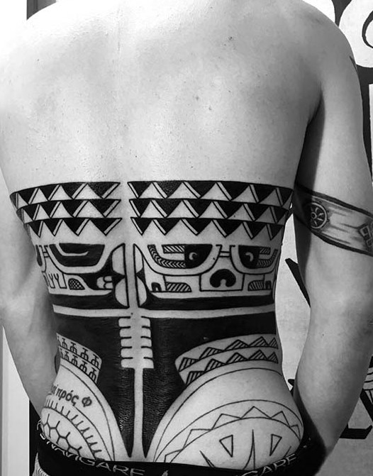 tatuaje-maorí-espalda